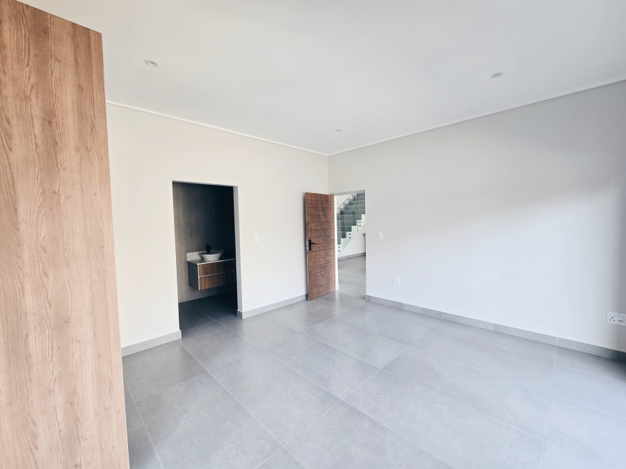 5 Bedroom Property for Sale in Outeniquasbosch Western Cape